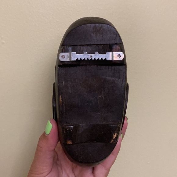 Vintage Wooden Hand Carved African Keepsake Trinket - Picture 4 of 11